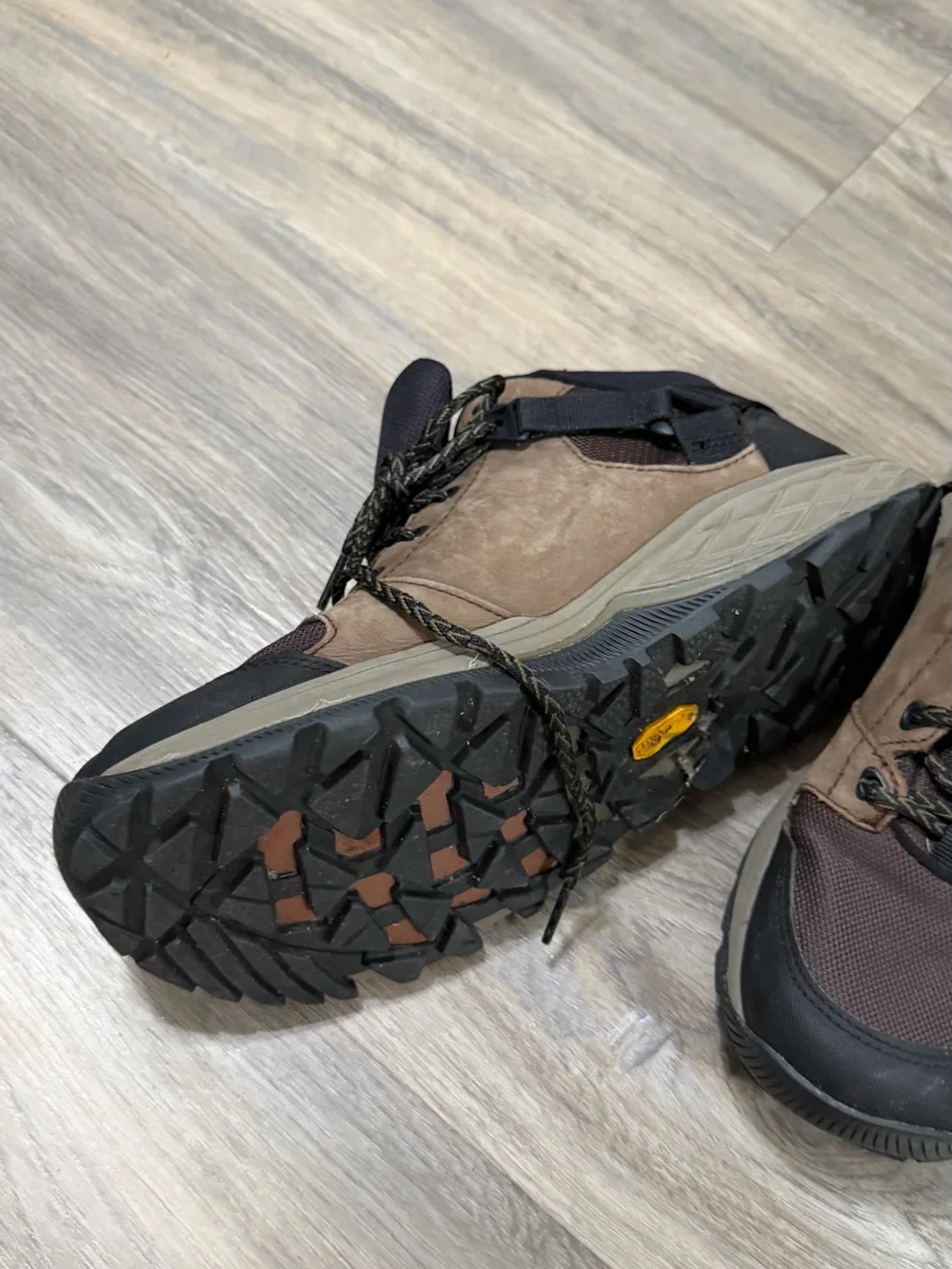 Reva Men's 9 Brown Hiking Boots - Rugged Trail Footwear